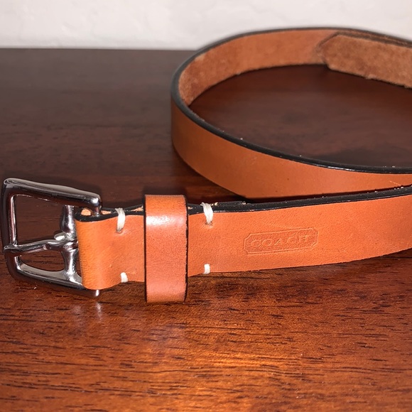 COACH GORGEOUS SIZE SMALL LEATHER BELT - Picture 1 of 8